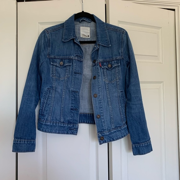 Levi’s Denim Jacket - Picture 1 of 2